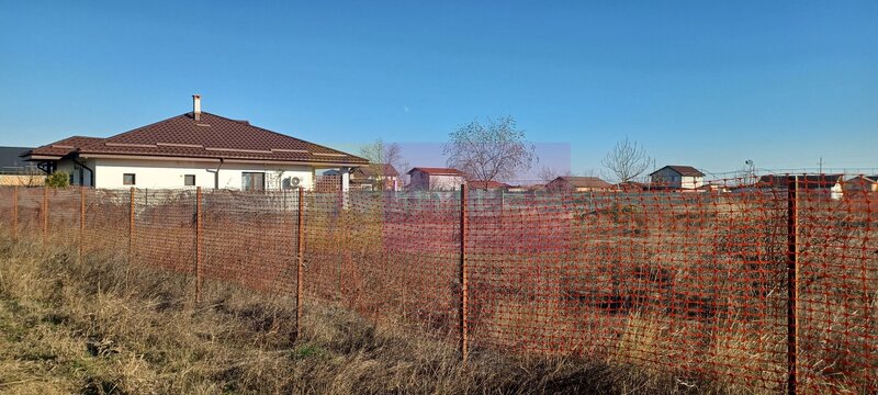 Sabareni, teren intravilan construibil, cu utilitati in apropiere